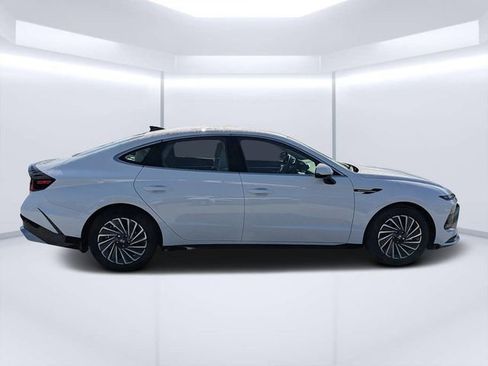 New 2025 Hyundai Sonata SEL FWD image 2
