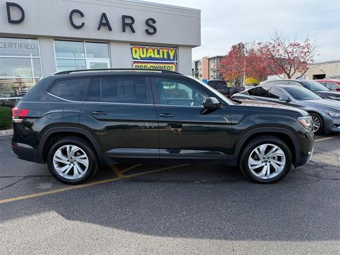 Used 2022 Volkswagen Atlas SE w/ Panoramic Sunroof Package image 2