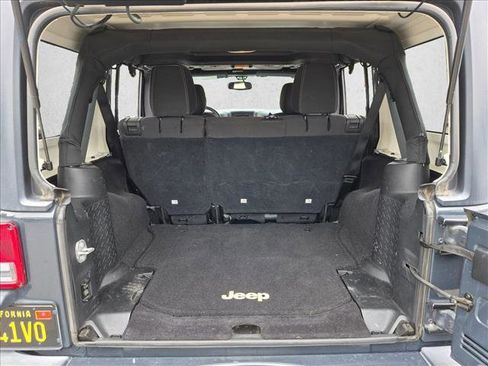 Used 2016 Jeep Wrangler Unlimited Sahara AWD/4WD image 7