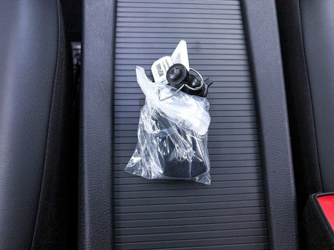 Used 2022 Volkswagen ID.4 Pro S RWD image 27