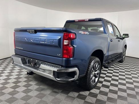 Used 2022 Chevrolet Silverado 1500 LT AWD/4WD image 7