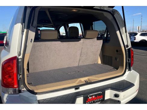Used 2013 Nissan Armada Platinum w/ Platinum Reserve Pkg image 11