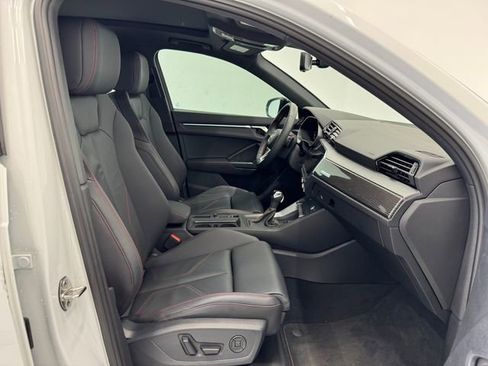 Used 2025 Audi Q3 2.0T Premium Plus image 16