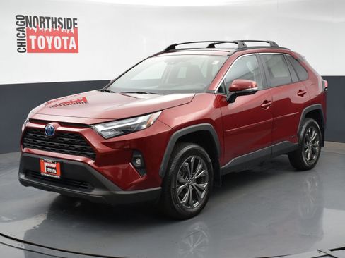 Used 2023 Toyota RAV4 XLE Premium image 8