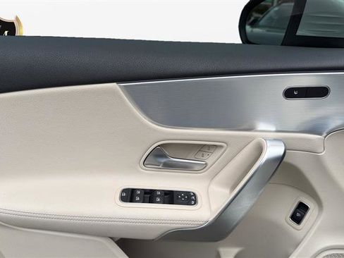 Used 2022 Mercedes-Benz A 220 image 11