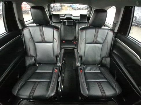 Used 2019 Toyota Highlander SE image 24