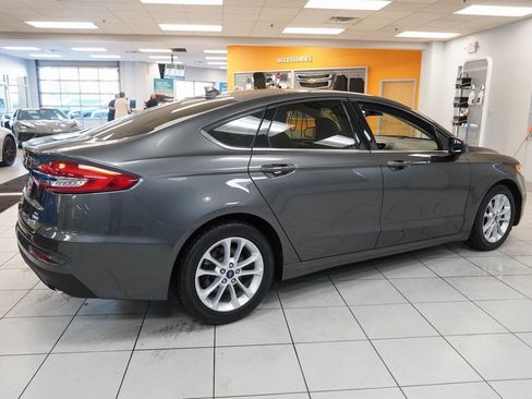 Used 2019 Ford Fusion SE image 11