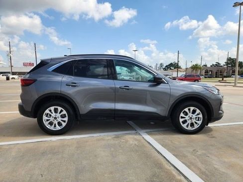 Used 2024 Ford Escape Active w/ Tech Pack #1 AWD/4WD image 4