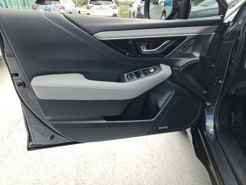 Used 2023 Subaru Outback Limited image 32