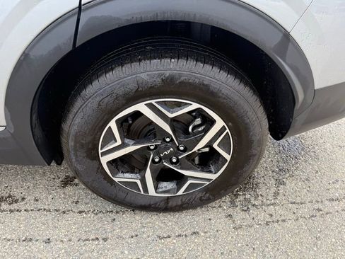 Used 2025 Kia Sportage LX image 16