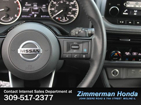 Used 2021 Nissan Rogue SL w/ Premium Package image 14