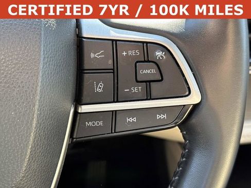 Used 2024 Toyota Highlander XLE AWD/4WD image 24