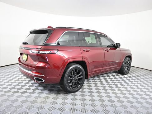 Used 2022 Jeep Grand Cherokee Overland AWD/4WD image 6