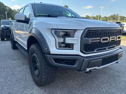 Used 2018 Ford F150 Raptor w/ Equipment Group 802A Luxury AWD/4WD image 4