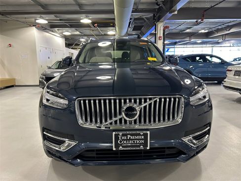Used 2024 Volvo XC90 B5 Plus w/ Protection Package Premier image 6