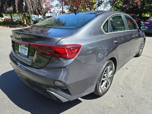 Used 2023 Kia Forte LXS FWD image 4