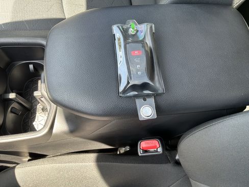 Used 2025 Toyota RAV4 XLE w/ Convenience Package image 36