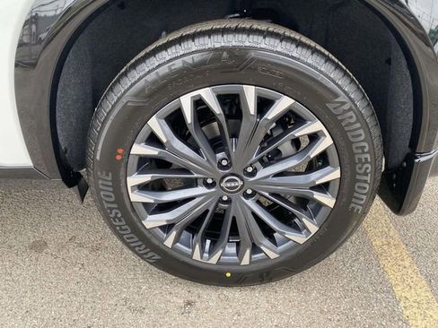 New 2026 Nissan Rogue Platinum image 7