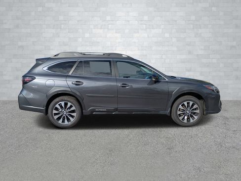 Used 2023 Subaru Outback Limited image 4