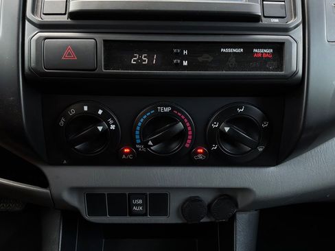 Used 2014 Toyota Tacoma PreRunner w/ Convenience Package RWD image 24