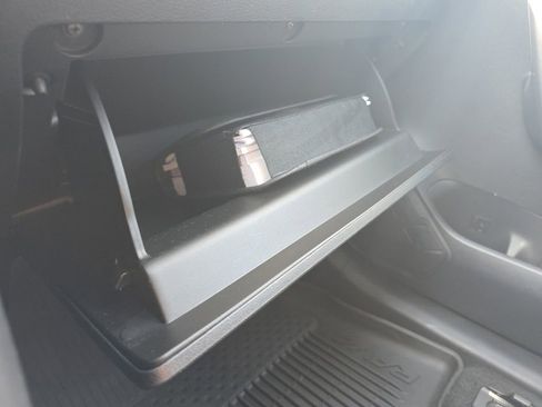 Used 2024 Toyota RAV4 XLE image 33