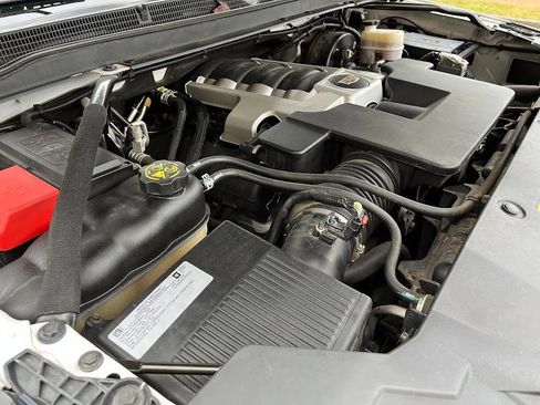 Used 2020 Cadillac Escalade ESV Premium Luxury image 30