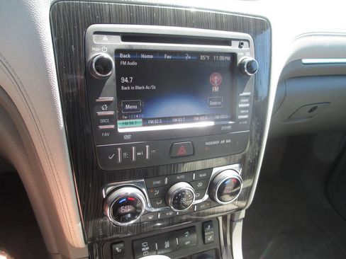 Used 2015 Chevrolet Traverse LT FWD image 29