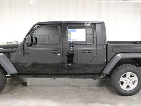 Used 2023 Jeep Gladiator Sport image 6