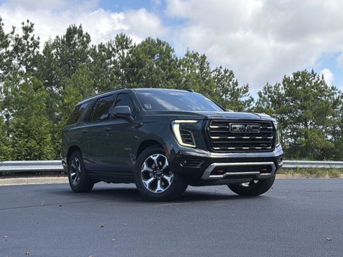 Used 2025 GMC Yukon AT4 Ultimate AWD/4WD image 2