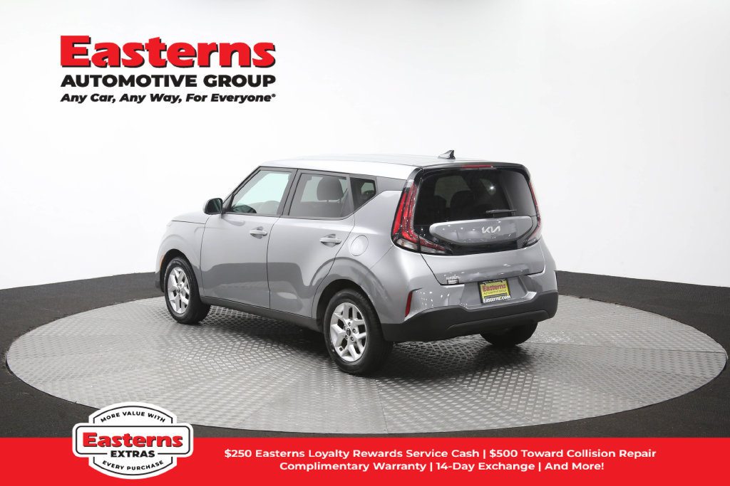 Used 2023 Kia Soul LX w/ LX Technology Package FWD image 65