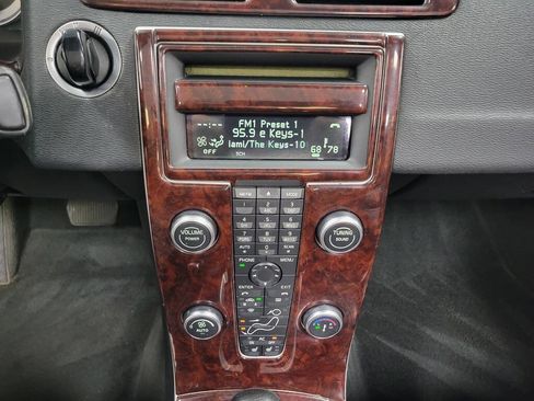 Used 2012 Volvo C70 T5 image 27