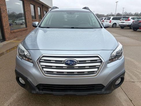 Used 2017 Subaru Outback 2.5i Premium image 7