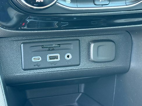 Used 2021 Buick Encore GX Essence w/ Advanced Technology Package image 22