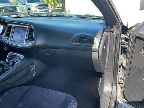 Used 2022 Dodge Challenger R/T w/ Plus Package image 32
