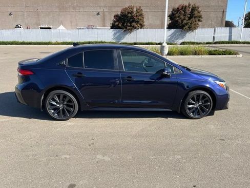 Used 2024 Toyota Corolla SE FWD image 3