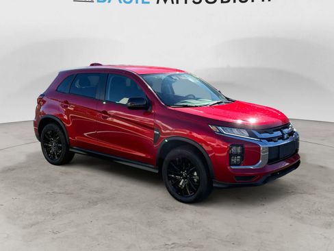 Used 2025 Mitsubishi Outlander Sport LE image 1