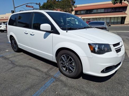 Used 2018 Dodge Grand Caravan GT FWD image 1