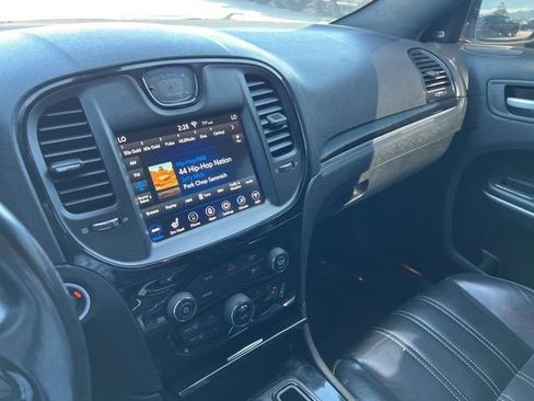 Used 2020 Chrysler 300 S image 25