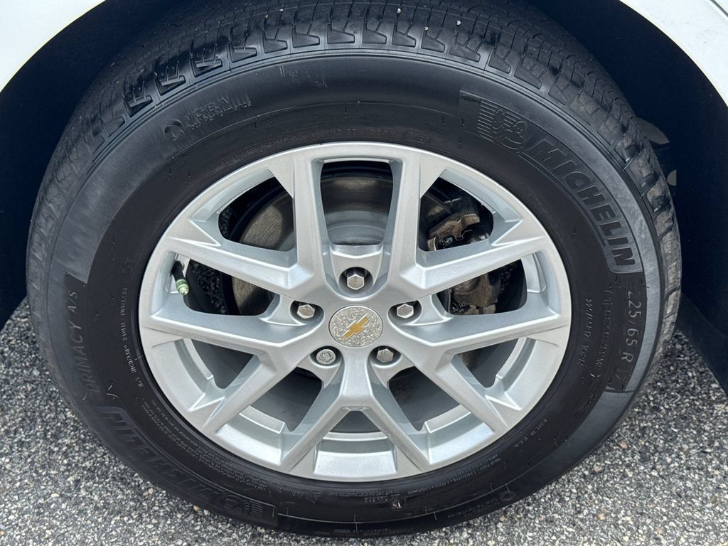 Used 2024 Chevrolet Equinox LT FWD image 19