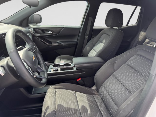 Used 2026 Chevrolet Equinox LT FWD image 11