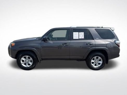 Used 2017 Toyota 4Runner SR5 image 2