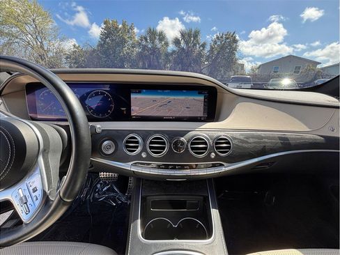 Used 2020 Mercedes-Benz S 560 Sedan image 11