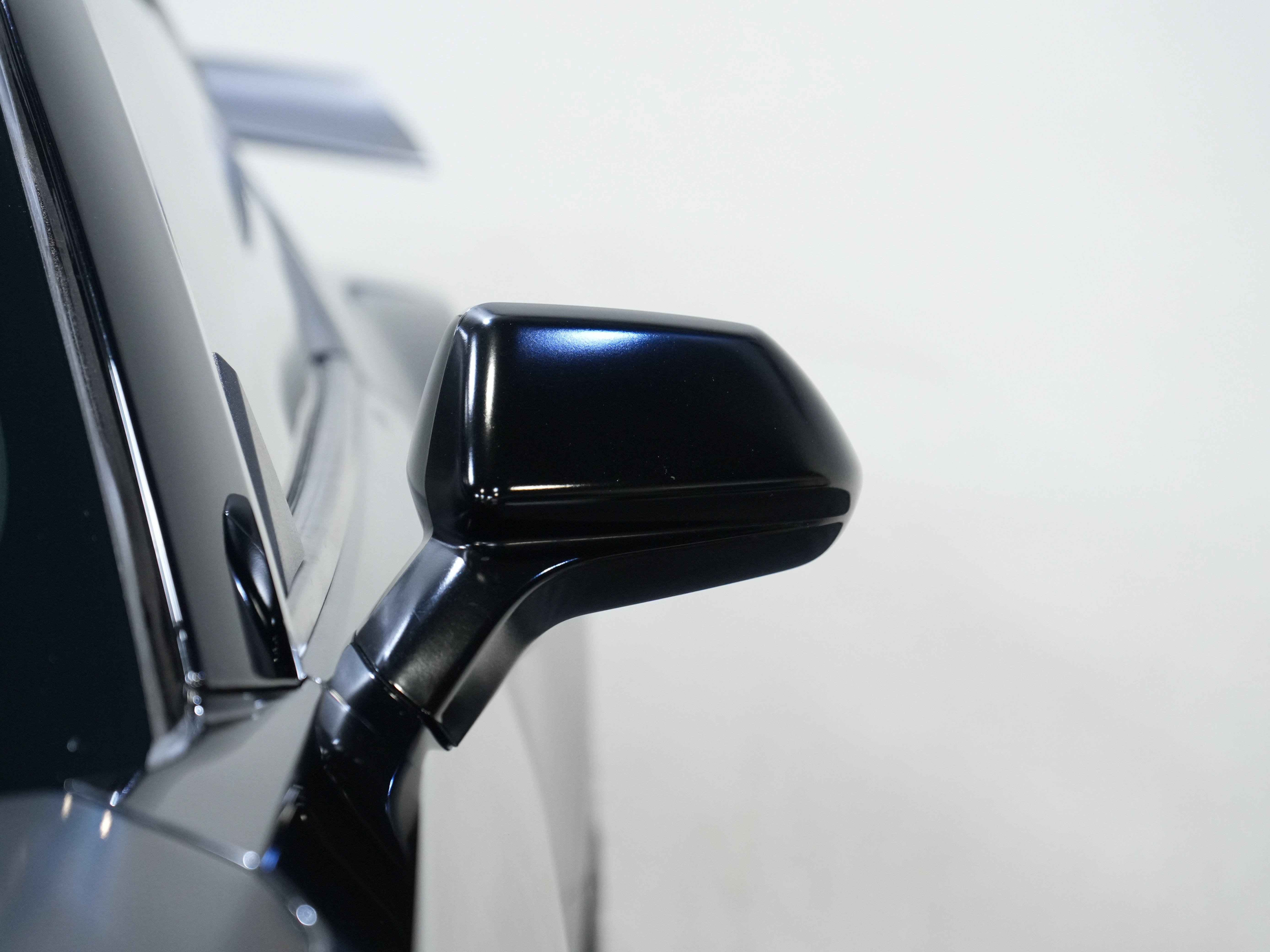 Used 2018 Chevrolet Camaro ZL1 RWD image 11