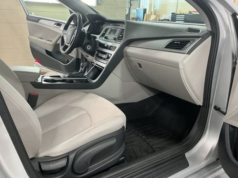 Used 2016 Hyundai Sonata SE FWD image 23