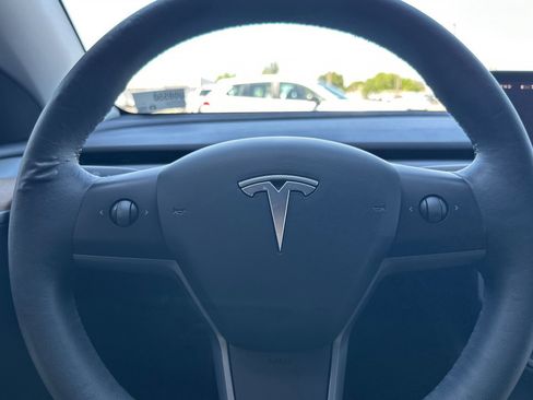 Used 2023 Tesla Model Y Long Range AWD/4WD image 22