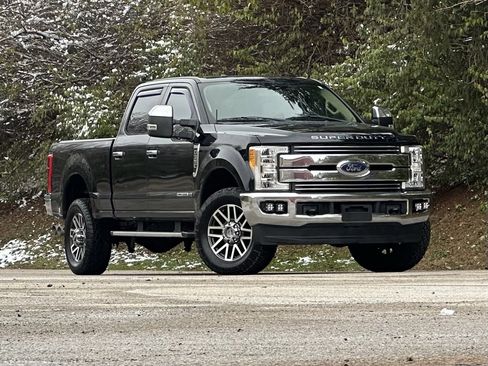 Used 2017 Ford F350 Lariat w/ Lariat Value Package image 2