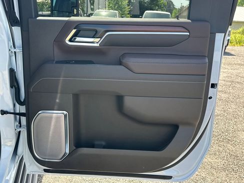 New 2026 GMC Sierra 3500 Denali w/ Denali Reserve Package AWD/4WD image 17
