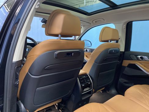 Used 2024 BMW X7 xDrive40i w/ Premium Package image 22