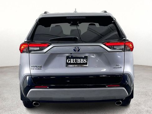 Used 2024 Toyota RAV4 SE image 6