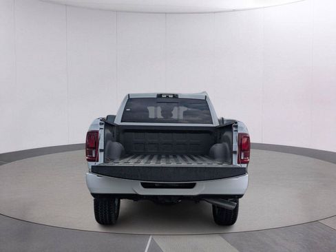 New 2026 RAM 2500 Laramie w/ Sport Appearance Package AWD/4WD image 5